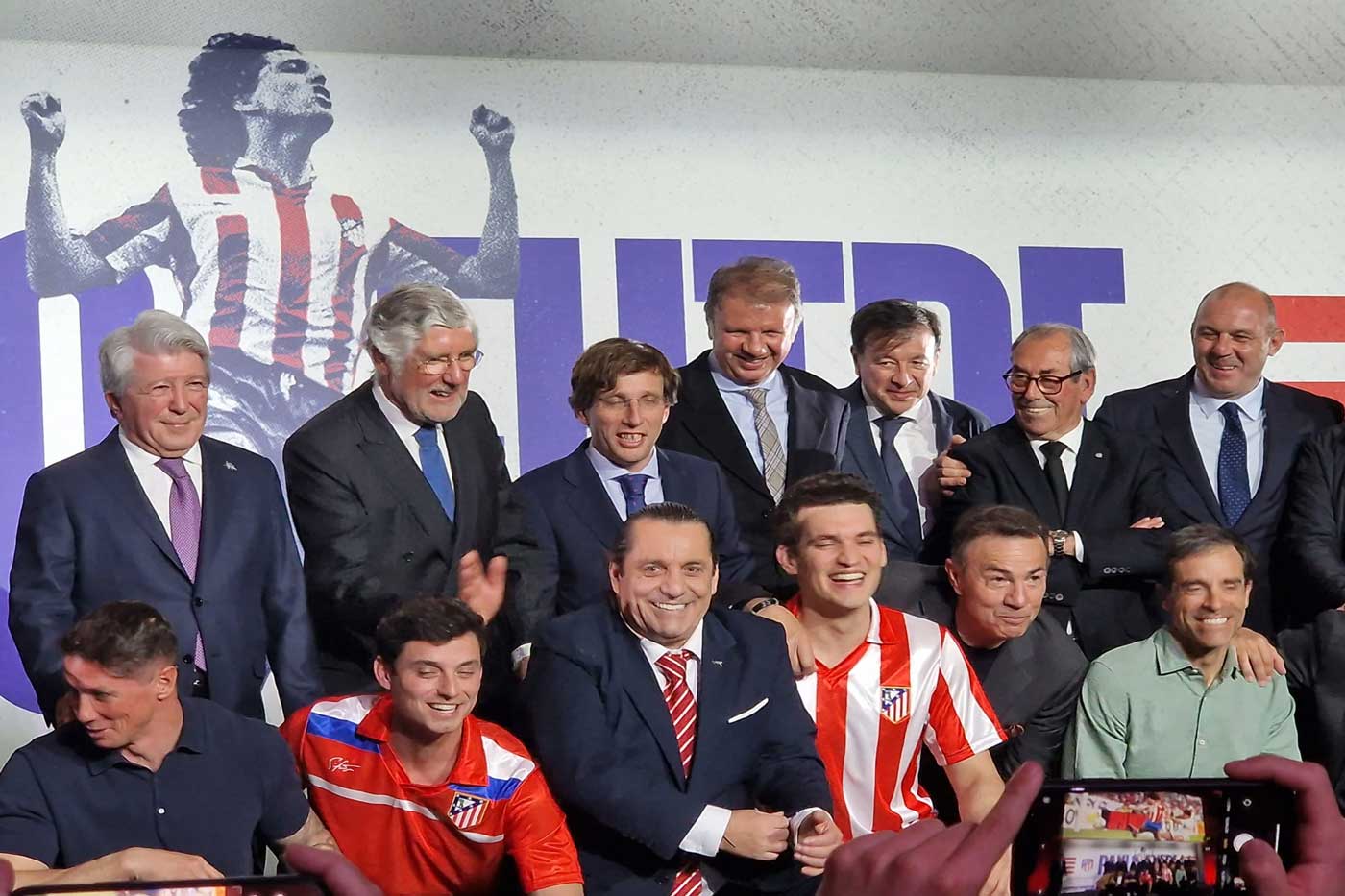 Homenaje a Paulo Futre en el Metropolitano