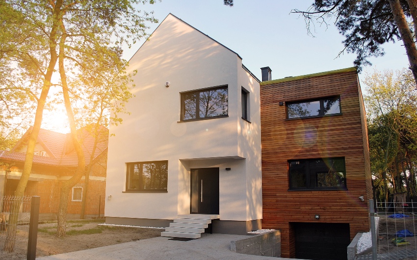 Vivienda unifamiliar de lujo con fachada de madera